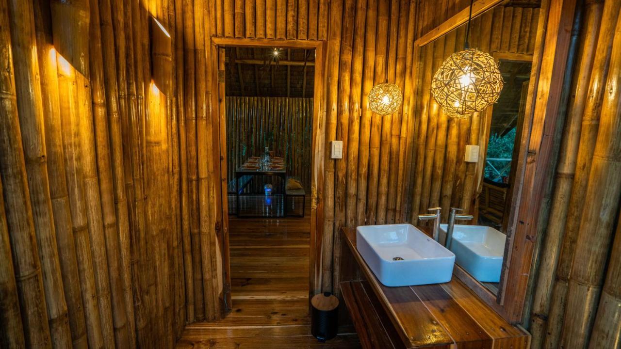 Barya Lang Villa- Native Villa With Jeepney Room إل نيدو المظهر الخارجي الصورة